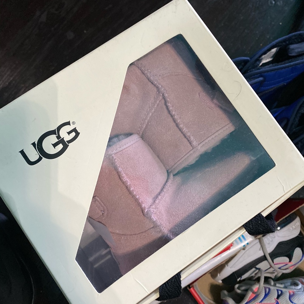 INFANT UGGS BRAND NEW NEVER WORN